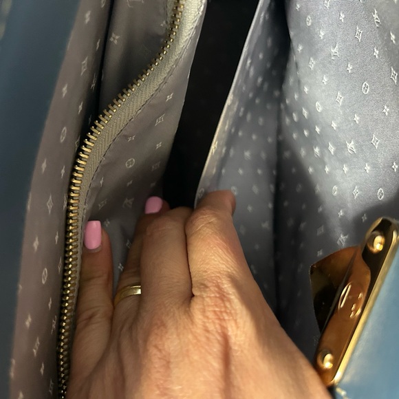 Louis Vuitton Cuir Suhali Blue and Gold Satchel with Trunk-Style Design - Picture 10 of 15